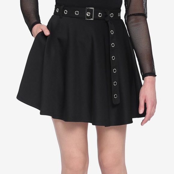 hot topic black skirt MISSING BELT - Picture 2 of 2